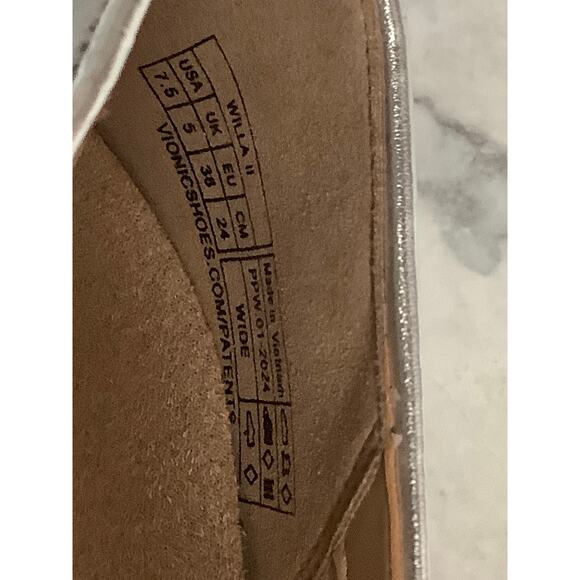 Vionic Womens 7.5W Silver Leather Willa II Slip On Loafers Comfort Casual LB7-24 - Picture 11 of 12